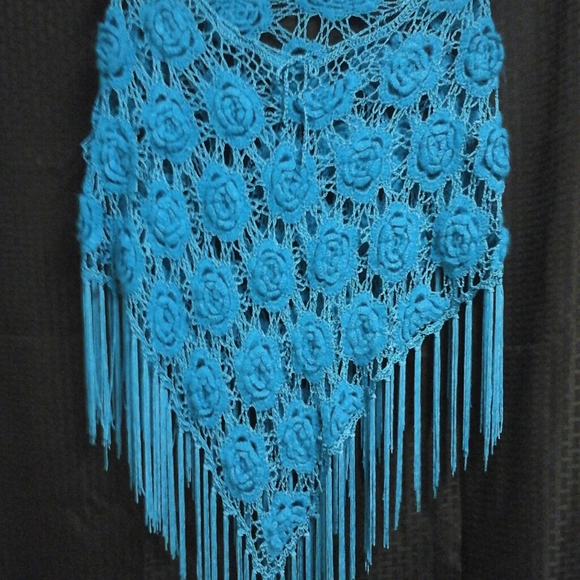 Ladies crochet poncho - Picture 2 of 4